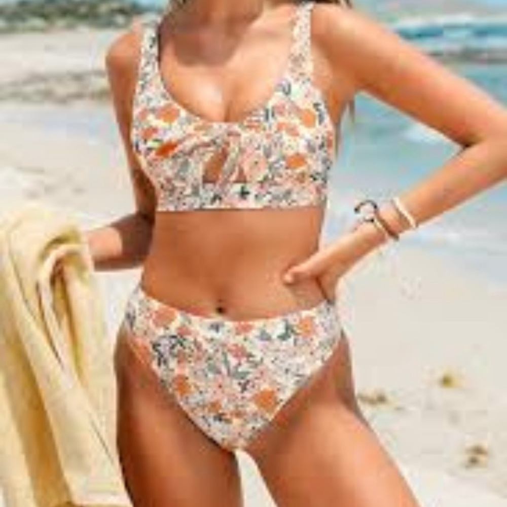 Elodie Ditsy Self Tie Bikini BNWT